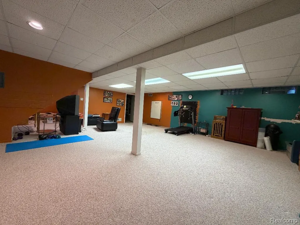 2136 Millstream Drive Wixom City MI 48393
