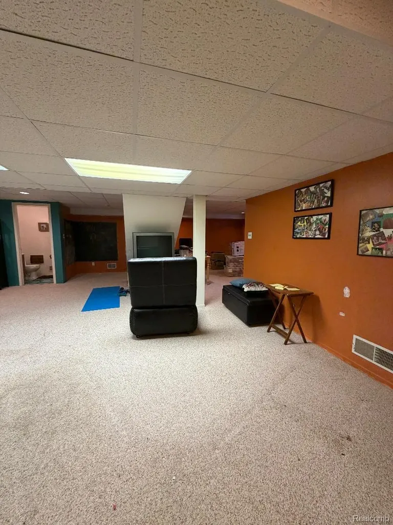 2136 Millstream Drive Wixom City MI 48393