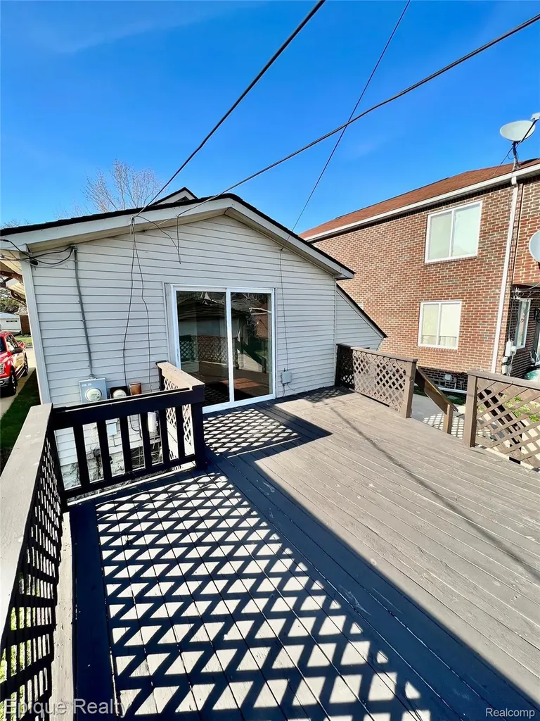 23231 Park Street Dearborn City MI 48124