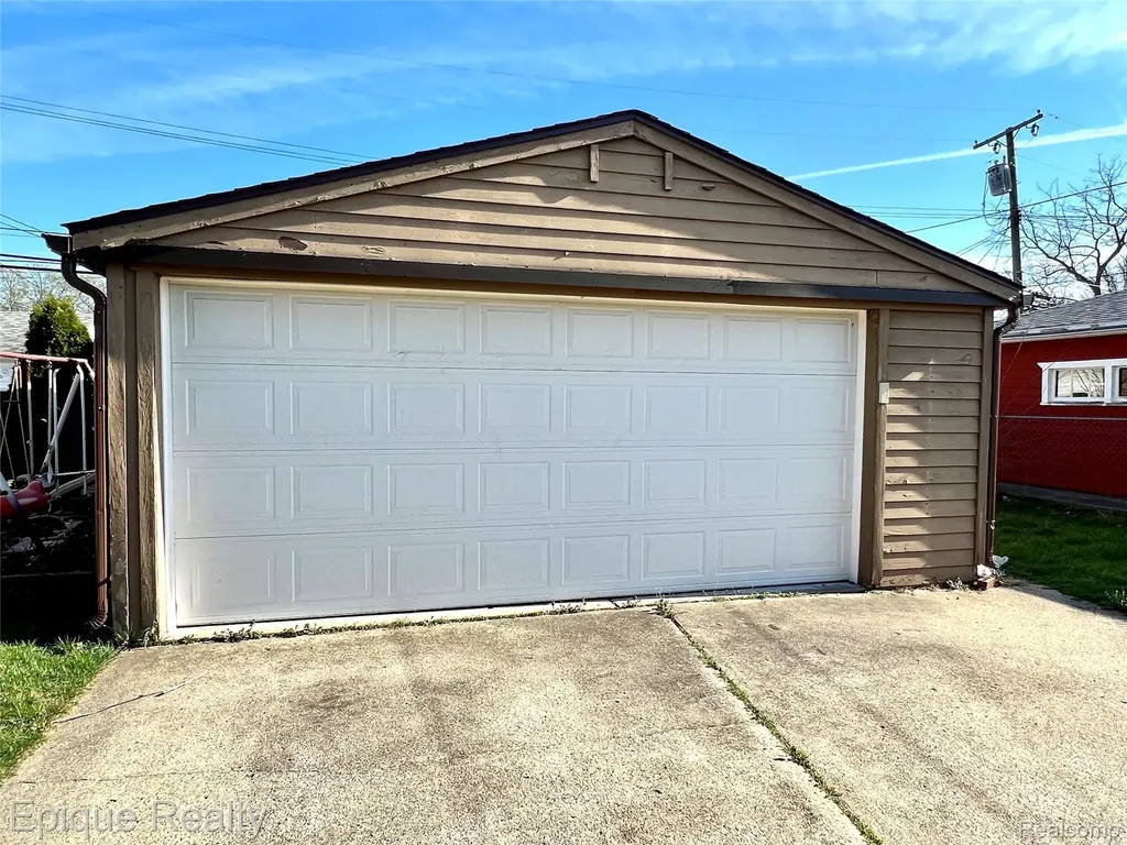 23231 Park Street Dearborn City MI 48124