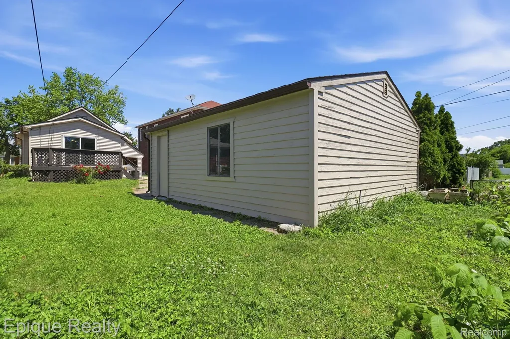 23231 Park Street Dearborn City MI 48124