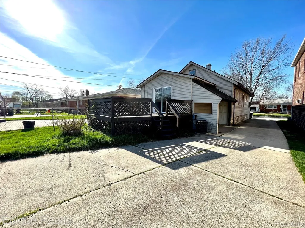 23231 Park Street Dearborn City MI 48124