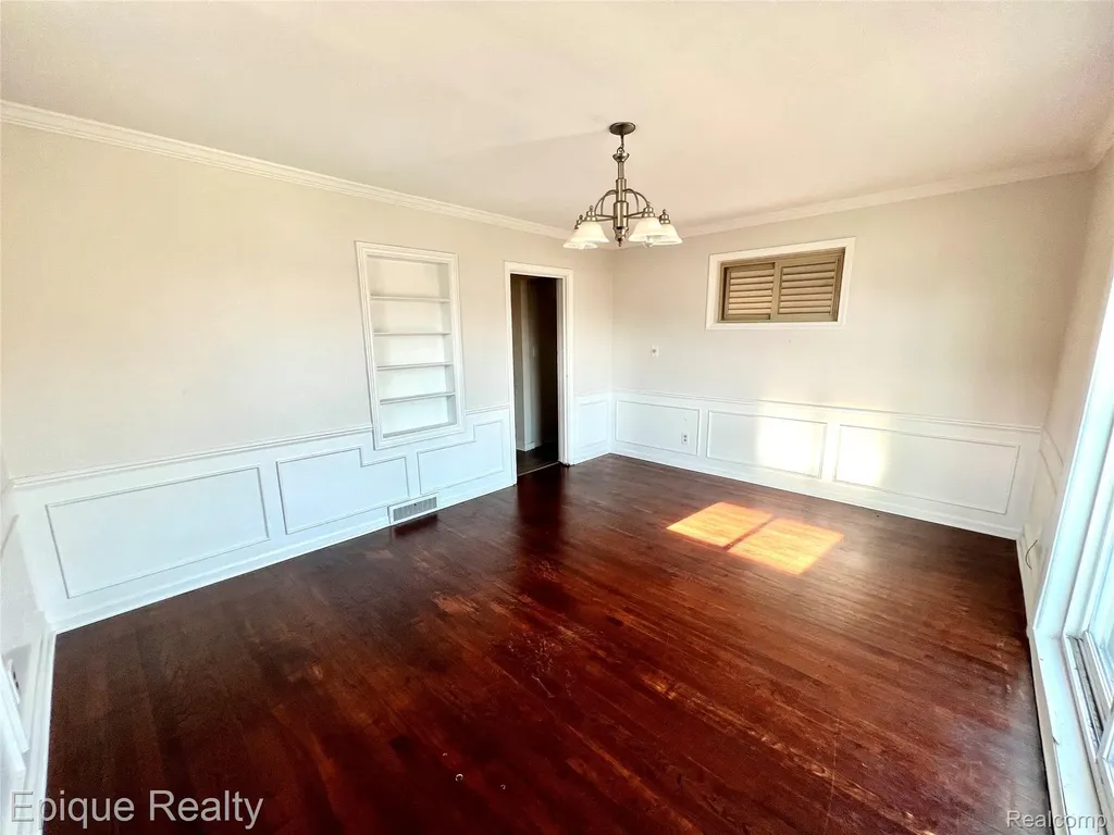 23231 Park Street Dearborn City MI 48124