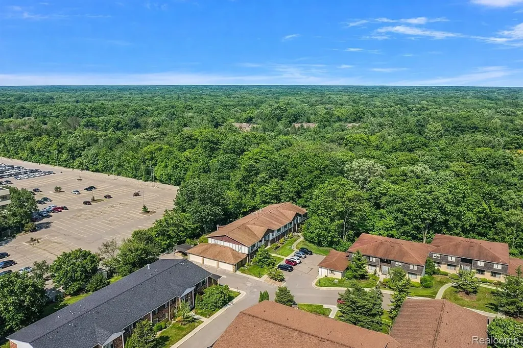 30050 Wildbrook Drive Southfield City MI 48034