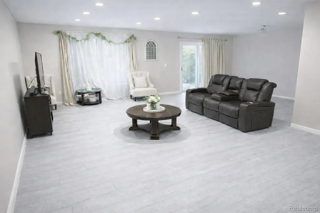 30050 Wildbrook Drive Southfield City MI 48034