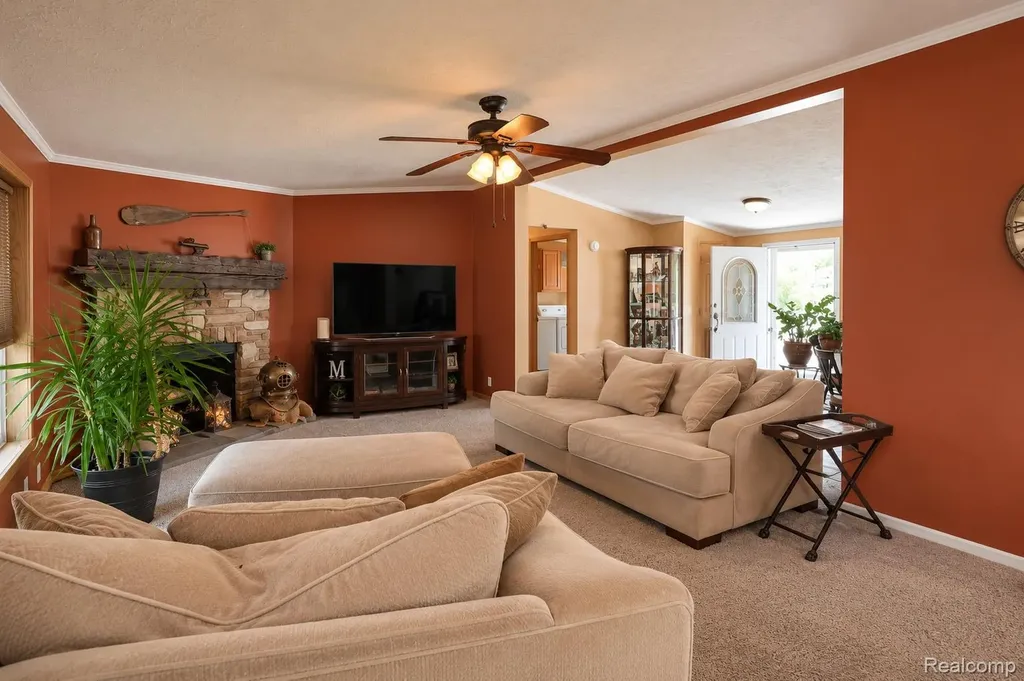 285 Madison Court White Lake Charter Township MI 48386