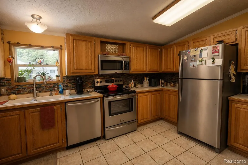 285 Madison Court White Lake Charter Township MI 48386