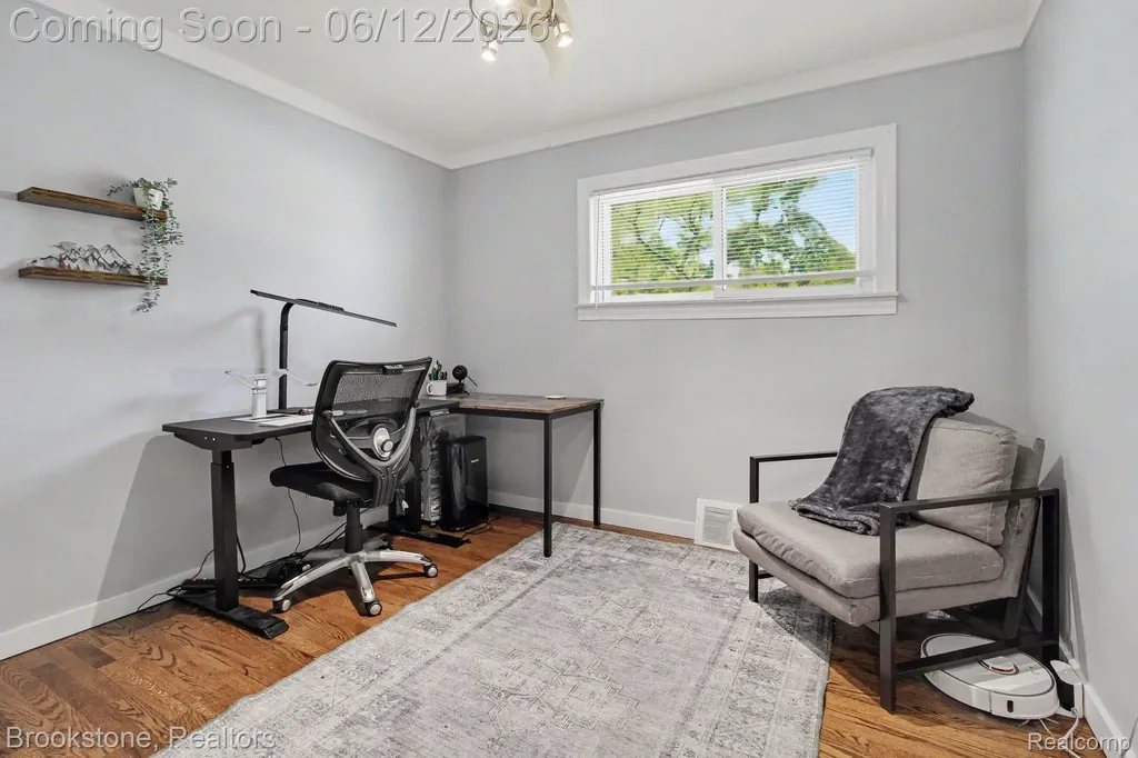 4142 Royal Avenue Berkley City MI 48072