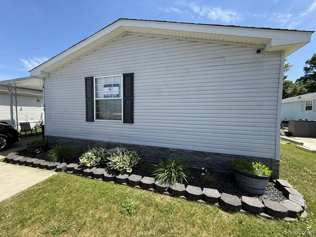 40 Bellwood Swartz Creek City MI 48473