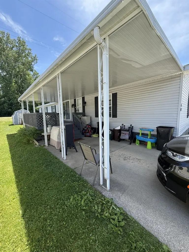40 Bellwood Swartz Creek City MI 48473