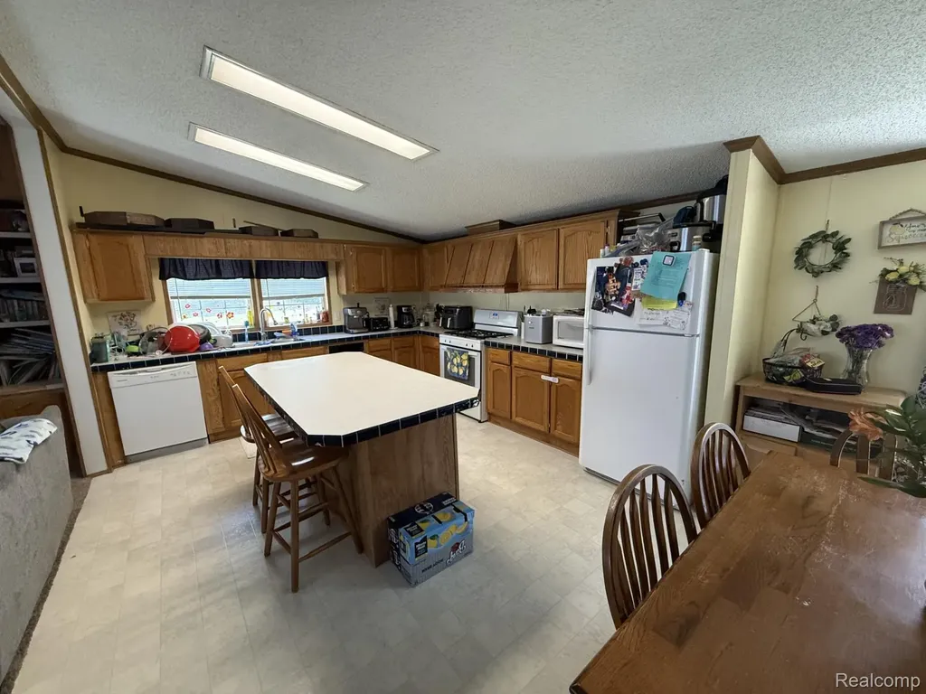 40 Bellwood Swartz Creek City MI 48473