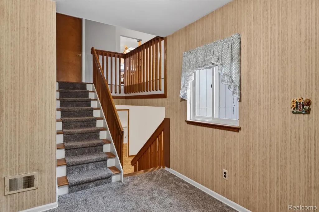 8360 Arlis Street Commerce Charter Township MI 48382