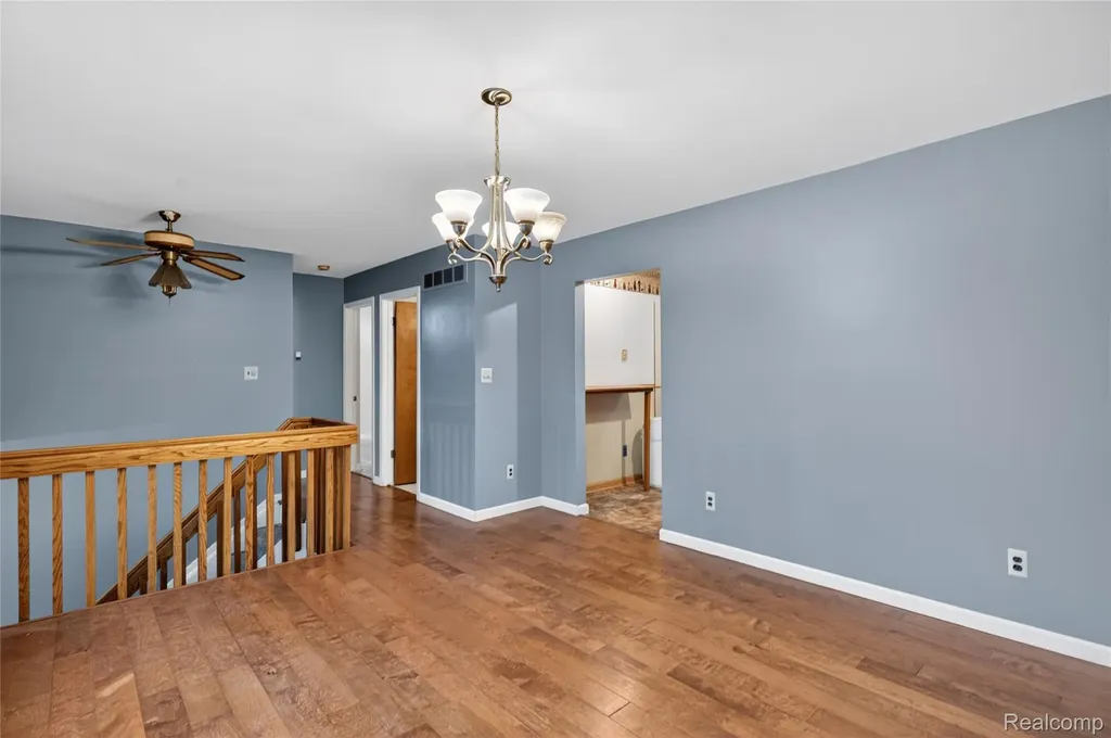 8360 Arlis Street Commerce Charter Township MI 48382