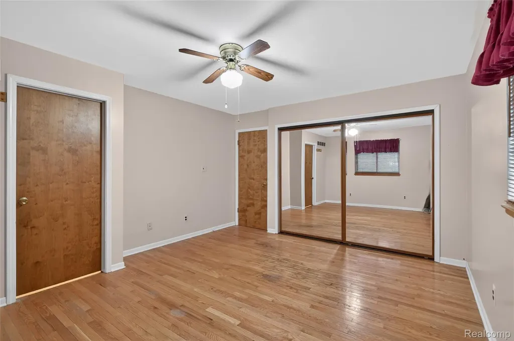 8360 Arlis Street Commerce Charter Township MI 48382