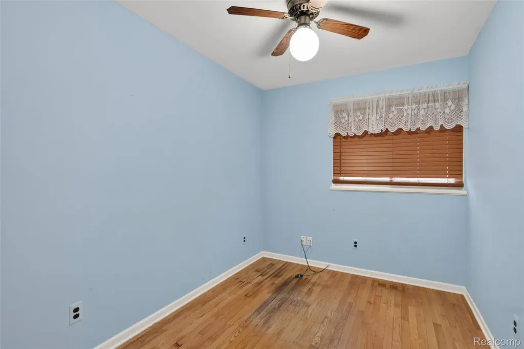 8360 Arlis Street Commerce Charter Township MI 48382