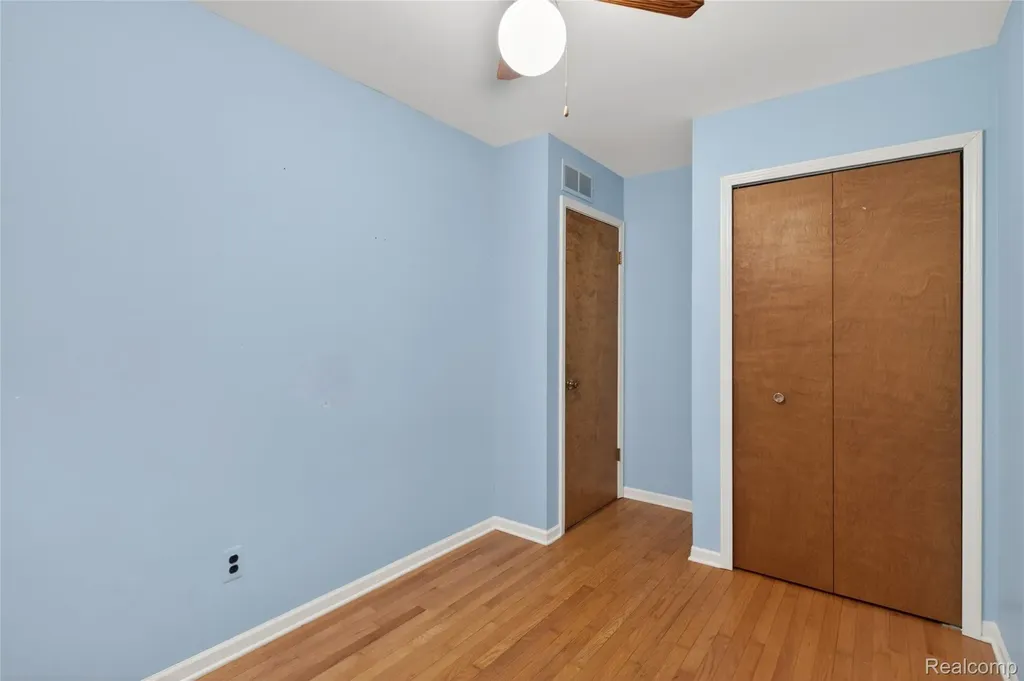 8360 Arlis Street Commerce Charter Township MI 48382