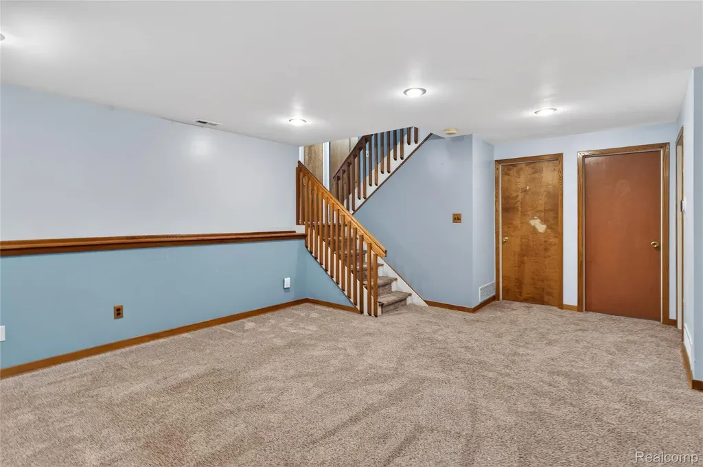 8360 Arlis Street Commerce Charter Township MI 48382