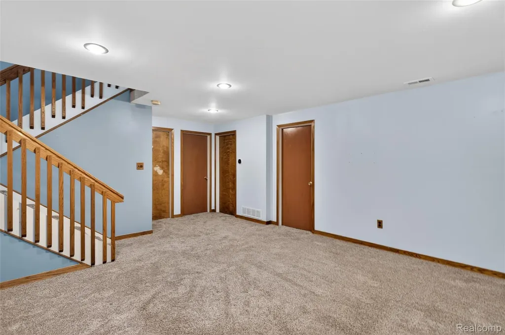 8360 Arlis Street Commerce Charter Township MI 48382