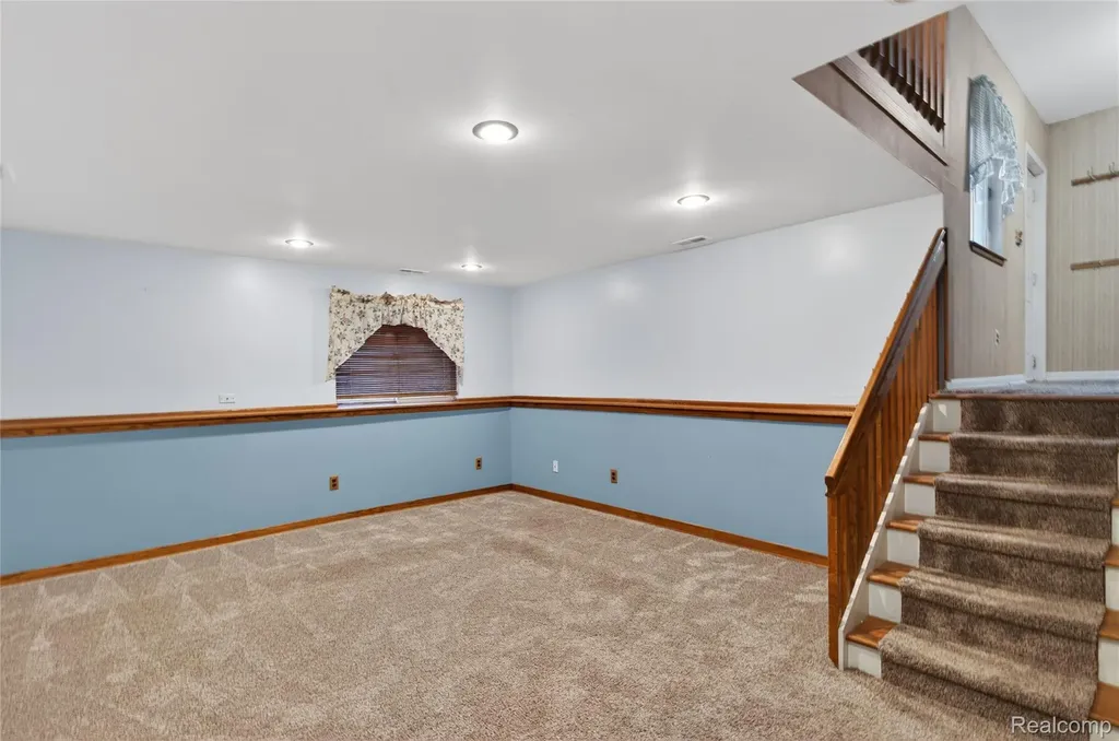 8360 Arlis Street Commerce Charter Township MI 48382