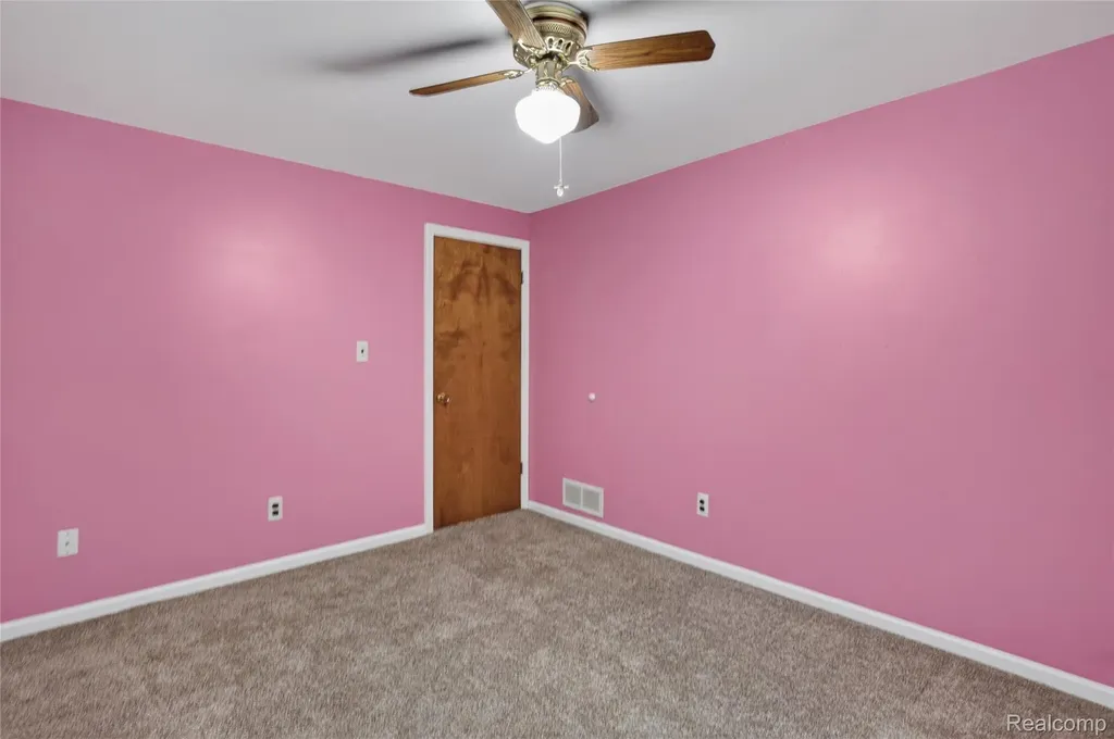 8360 Arlis Street Commerce Charter Township MI 48382