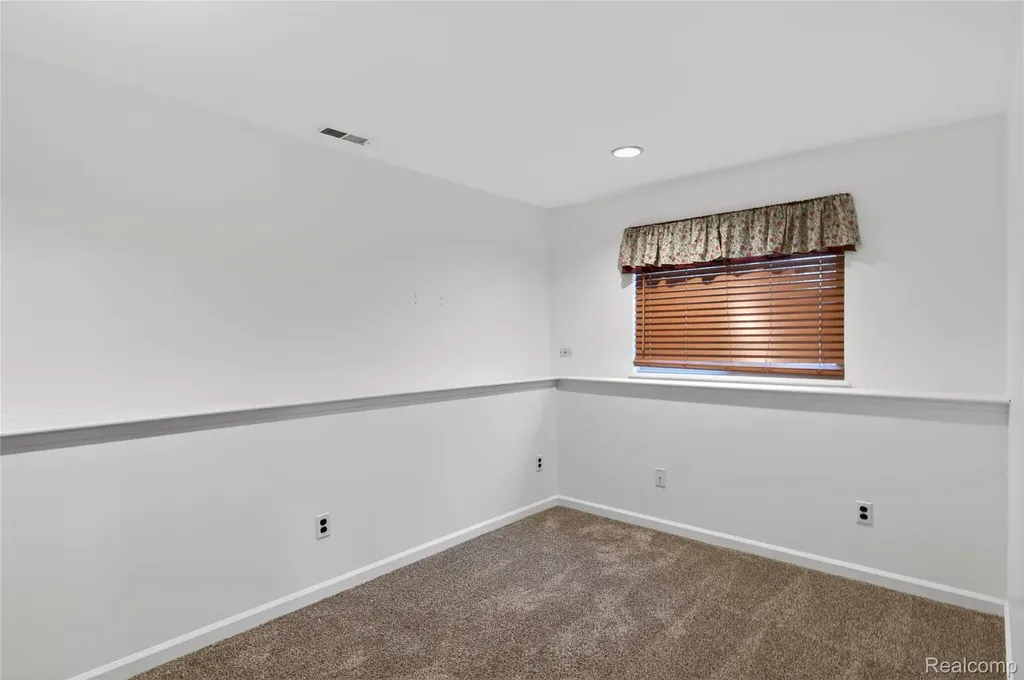 8360 Arlis Street Commerce Charter Township MI 48382