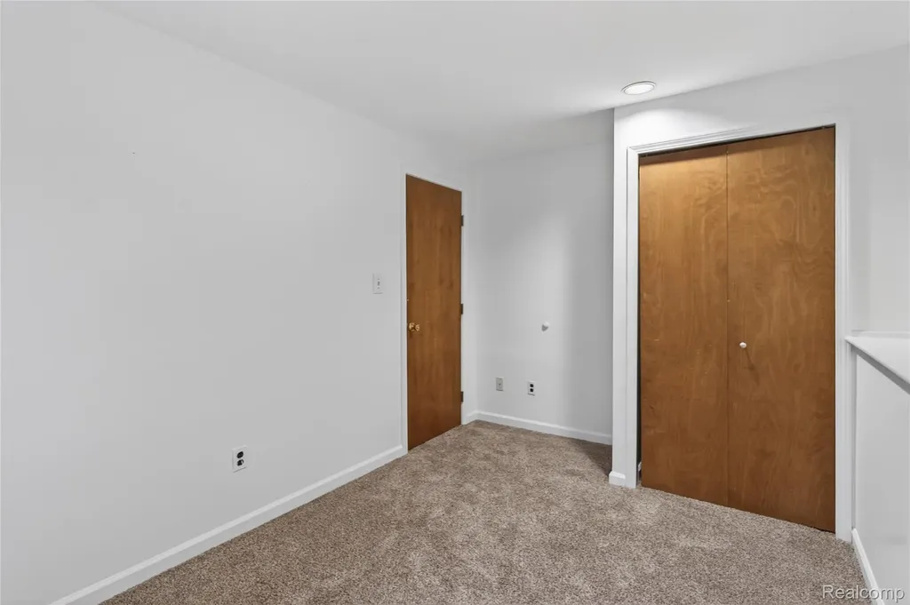 8360 Arlis Street Commerce Charter Township MI 48382