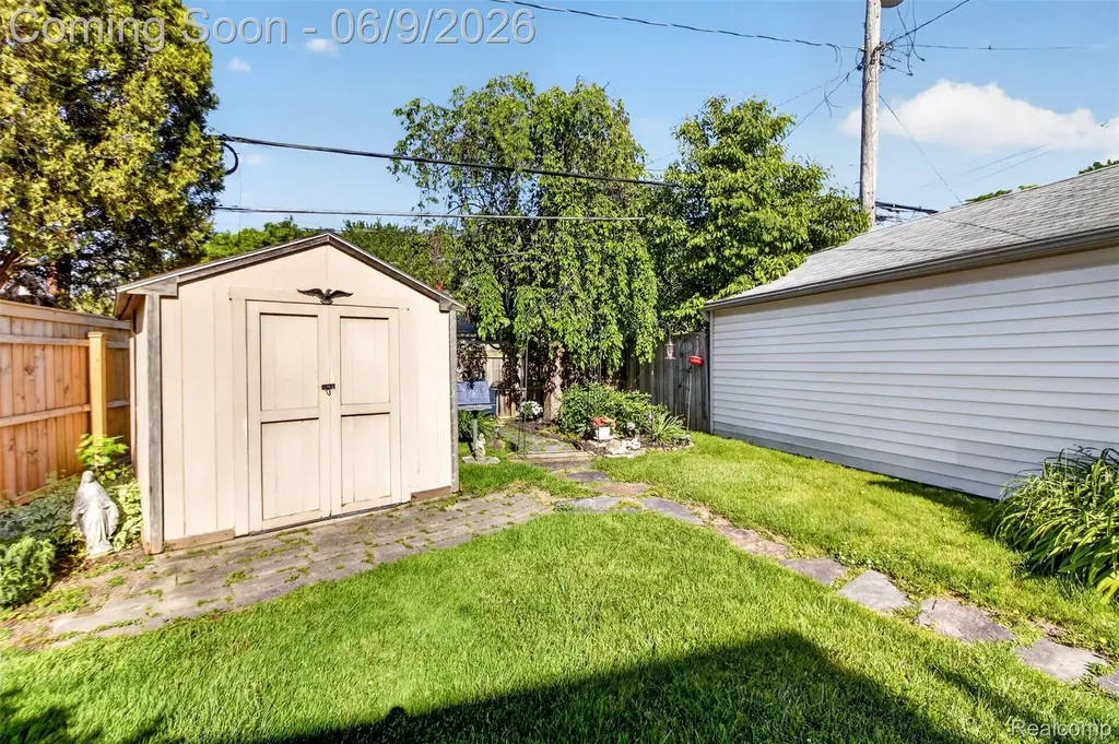 1834 15th Wyandotte City MI 48192