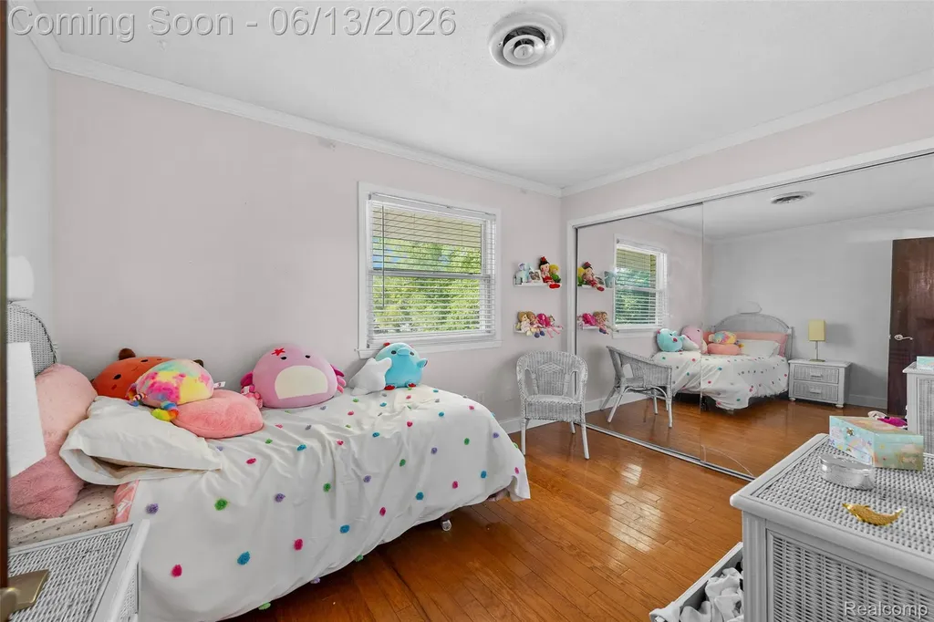 28700 W 14 Mile Road West Bloomfield Charter Township MI 48322