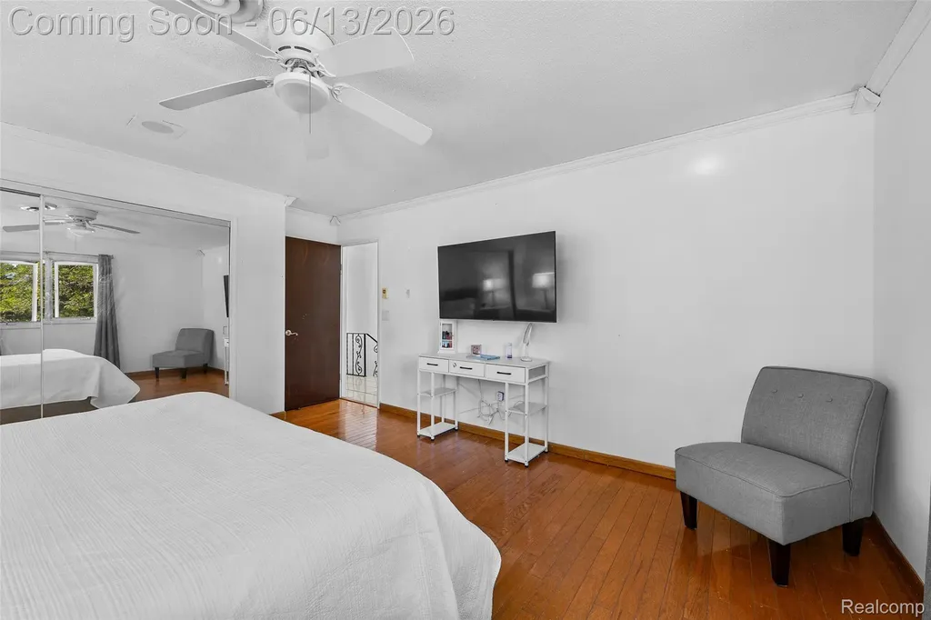 28700 W 14 Mile Road West Bloomfield Charter Township MI 48322
