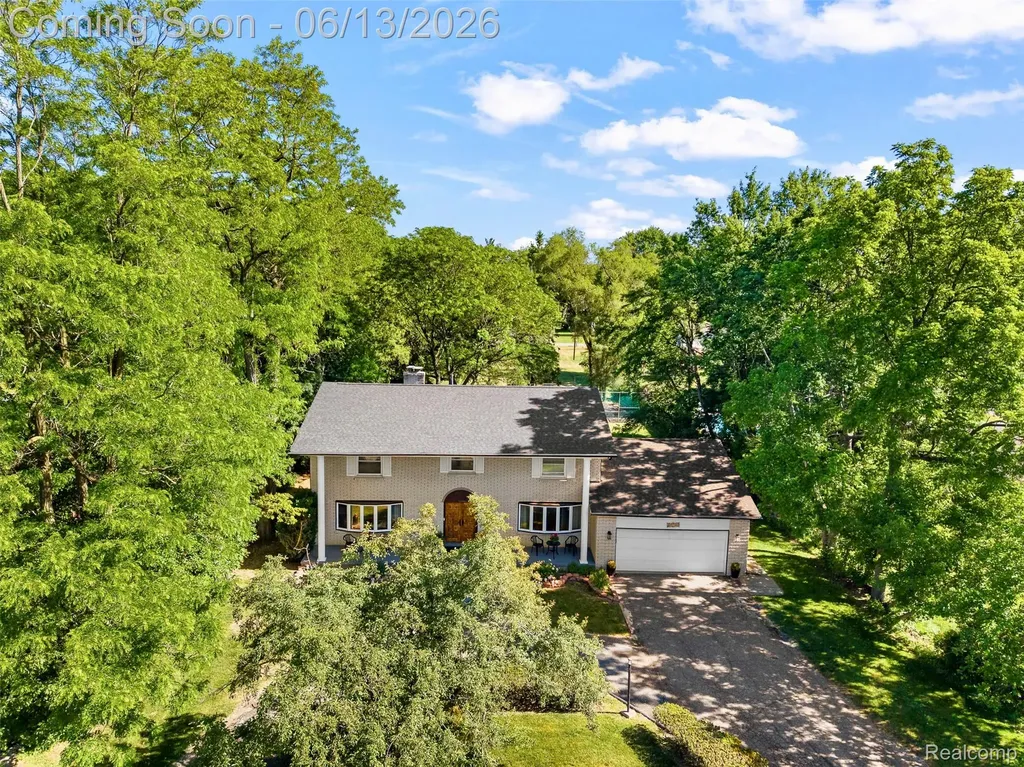 28700 W 14 Mile Road West Bloomfield Charter Township MI 48322