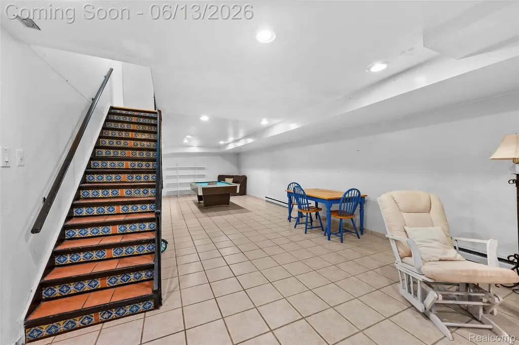28700 W 14 Mile Road West Bloomfield Charter Township MI 48322
