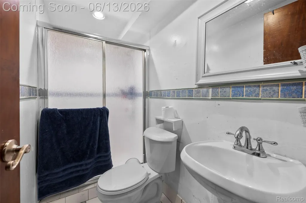 28700 W 14 Mile Road West Bloomfield Charter Township MI 48322