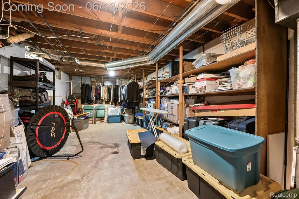 28700 W 14 Mile Road West Bloomfield Charter Township MI 48322