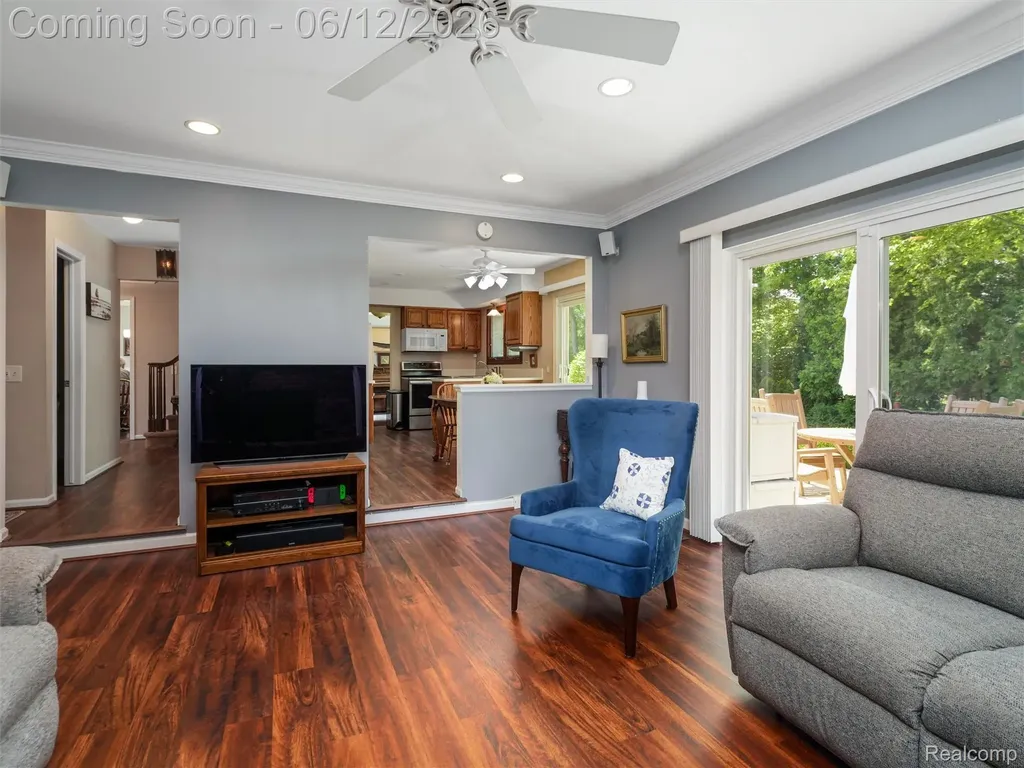 5057 Prentis Drive Troy City MI 48085