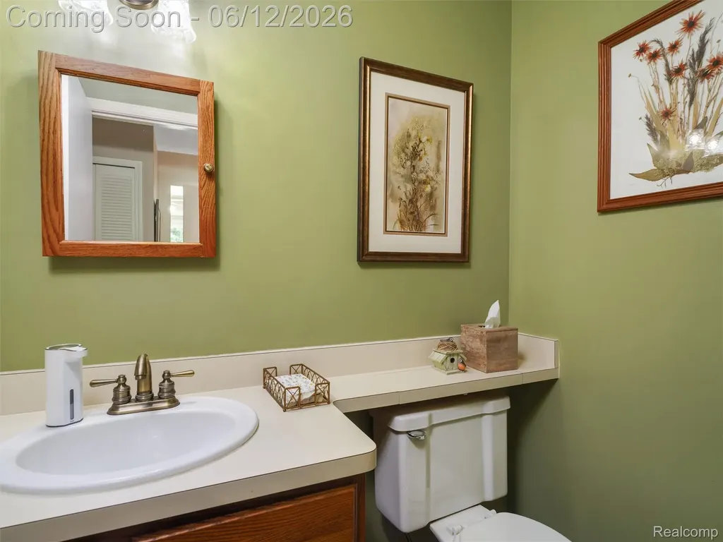 5057 Prentis Drive Troy City MI 48085