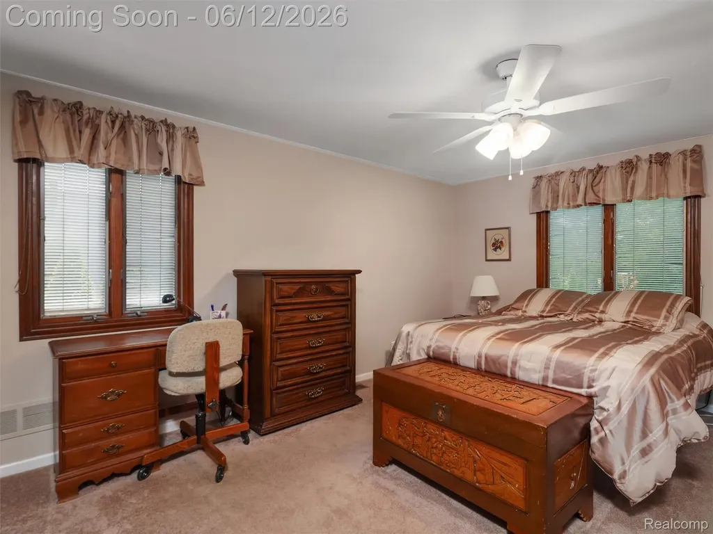 5057 Prentis Drive Troy City MI 48085