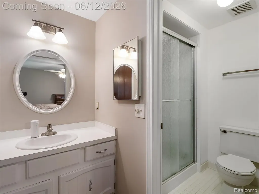 5057 Prentis Drive Troy City MI 48085