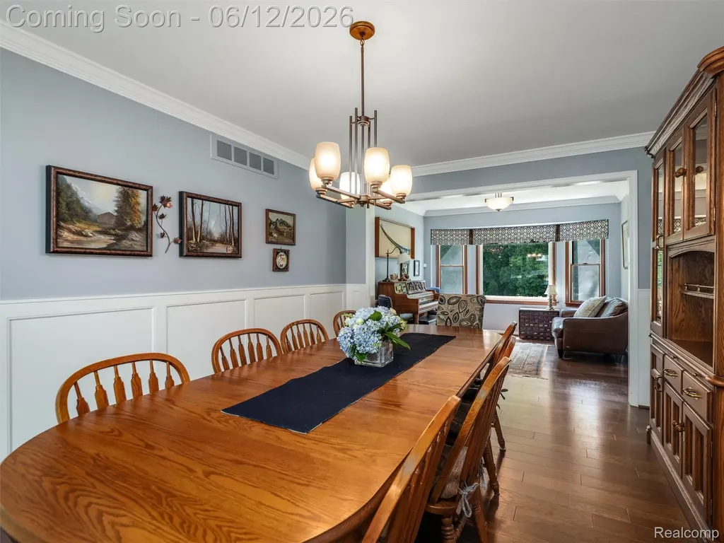 5057 Prentis Drive Troy City MI 48085