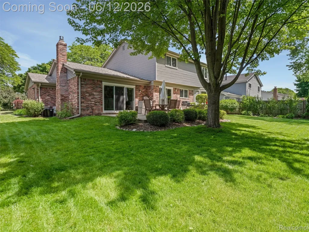 5057 Prentis Drive Troy City MI 48085