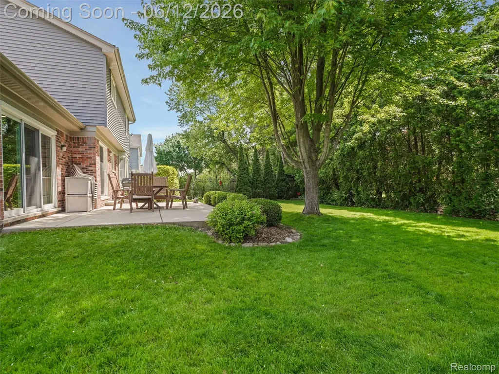 5057 Prentis Drive Troy City MI 48085