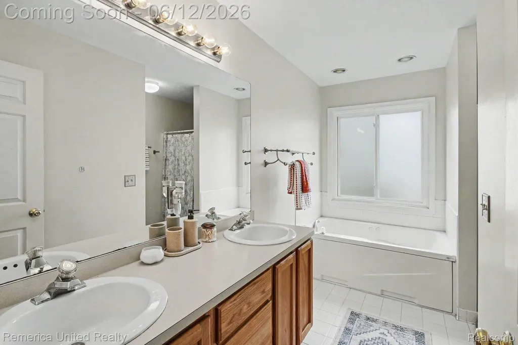 1411 Baywood Circle Brighton City MI 48116