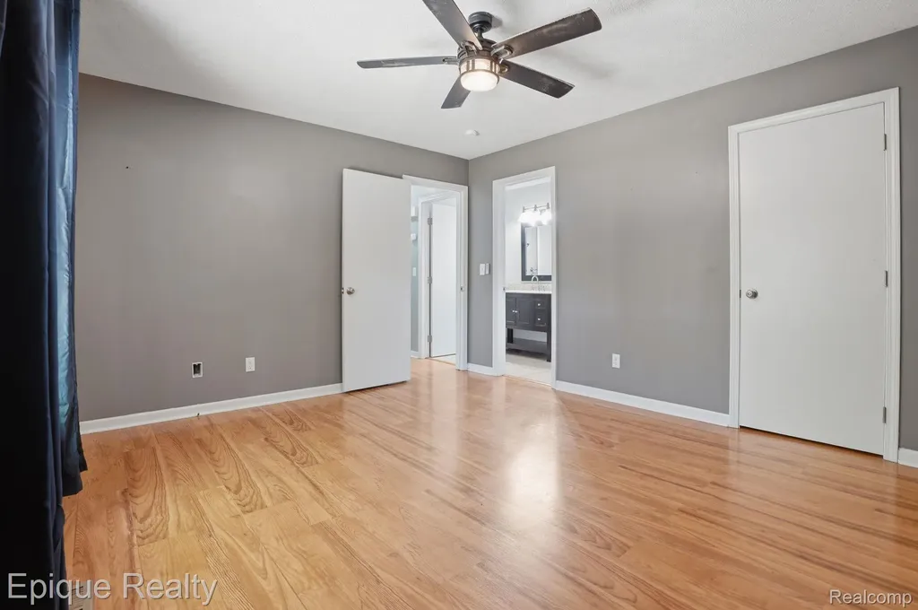 825 Summer Creek Court SE Kentwood City MI 49508
