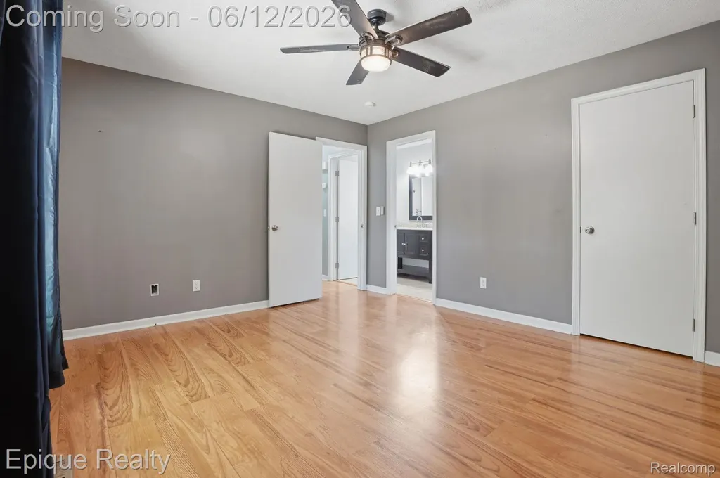 825 Summer Creek Court SE Kentwood City MI 49508
