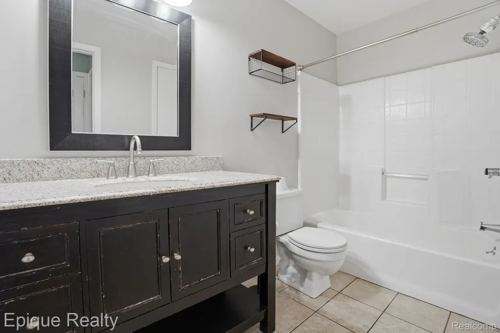 825 Summer Creek Court SE Kentwood City MI 49508