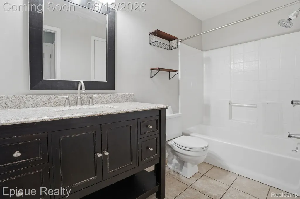825 Summer Creek Court SE Kentwood City MI 49508