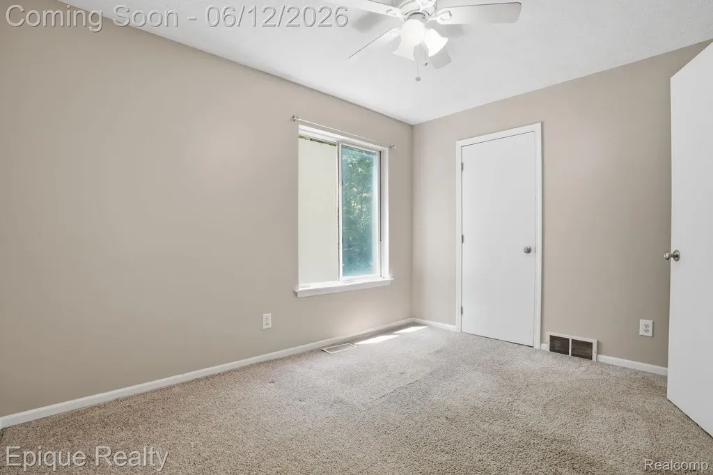825 Summer Creek Court SE Kentwood City MI 49508