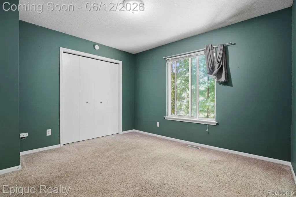 825 Summer Creek Court SE Kentwood City MI 49508