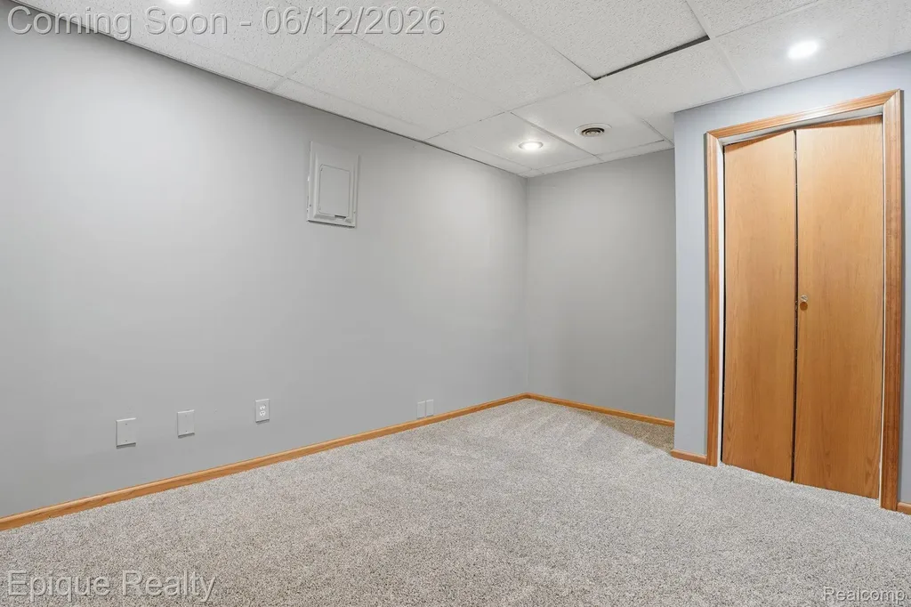 825 Summer Creek Court SE Kentwood City MI 49508