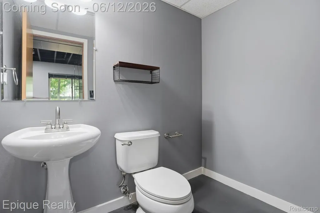 825 Summer Creek Court SE Kentwood City MI 49508