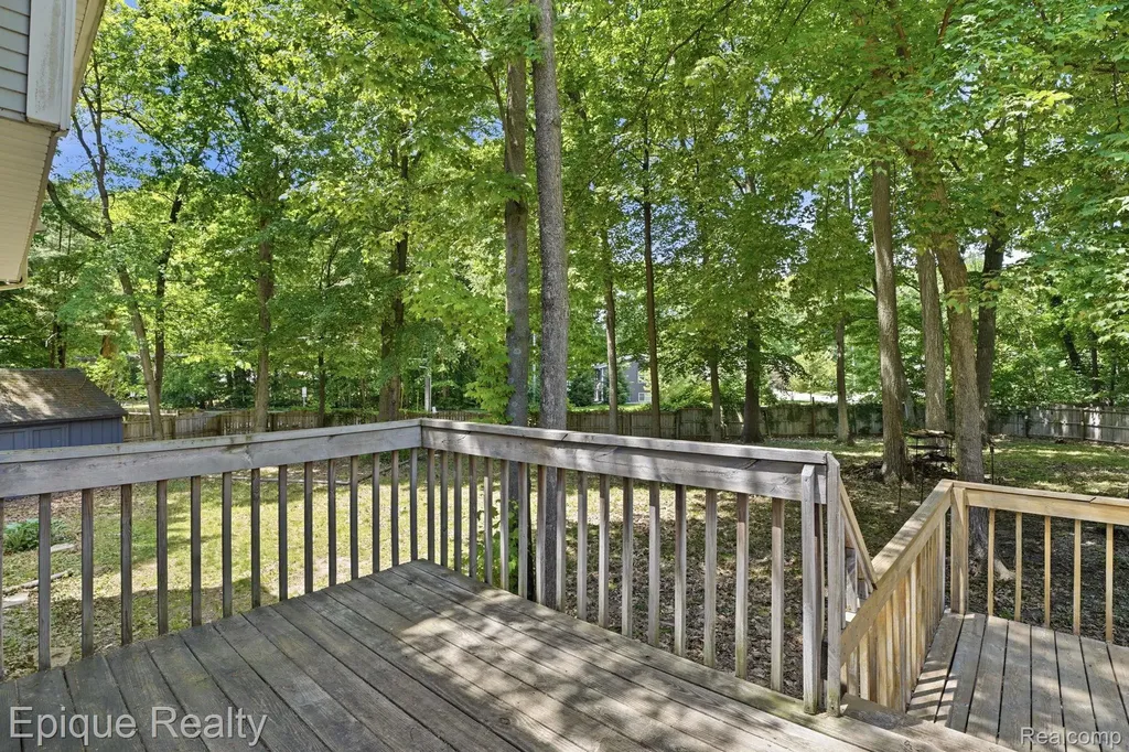 825 Summer Creek Court SE Kentwood City MI 49508